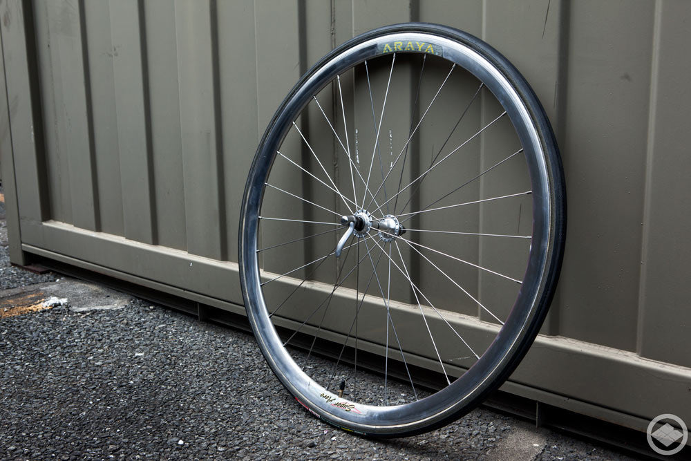 700c front wheel of Shimano 600 Ultegra and ARAYA SUPER AERO